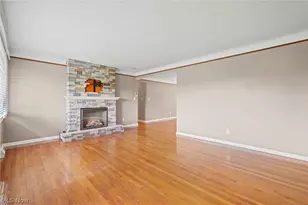 13257 Whitney Rd, Strongsville, OH 44136 - Photo 4
