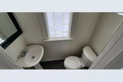 3599 Grosvenor Road, Cleveland Heights, OH 44118 - Photo 8