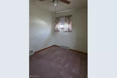 15513 Walvern Boulevard, Maple Heights, OH 44137 - Photo 14