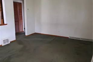 15513 Walvern Blvd, Maple Heights, OH 44137 - Photo 8