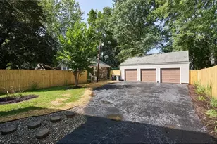 688 Dayton St, Akron, OH 44310 - Photo 2