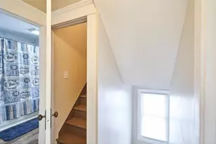 688 Dayton St, Akron, OH 44310 - Photo 18