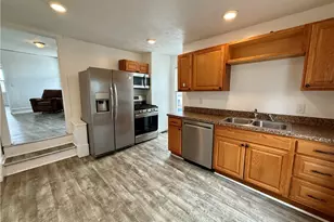 1884 E 120th St, Loveland, OH 44106 - Photo 2