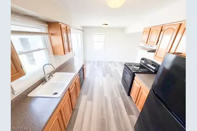 7621 Miami Road, Mentor on the Lake, OH 44060 - Photo 4