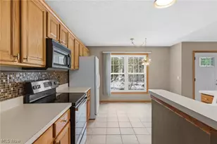 2401 Bunker Ln, Willoughby, OH 44094 - Photo 6