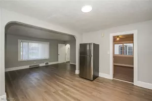 19381 Monterey Ave, Euclid, OH 44119 - Photo 4