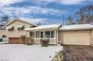6304 Meadowbrook Dr, Mentor, OH 44060 - Photo 2