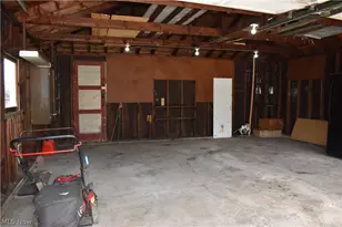 11062 Blossom Ave, Parma Heights, OH 44130 - Photo 38