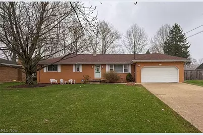 5212 Calla Avenue NW, Warren, OH 44483 - Photo 1