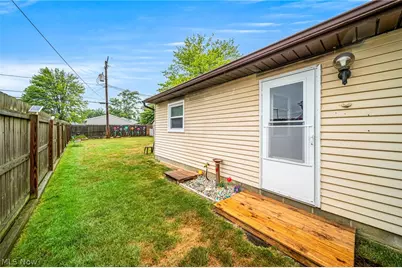 5026 Glenn Lodge Drive, Mentor, OH 44060 - Photo 4