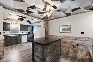 55249 Locust Dr, Bridgeport, OH 43912 - Photo 10