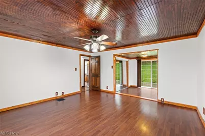 55249 Locust Drive, Bridgeport, OH 43912 - Photo 18