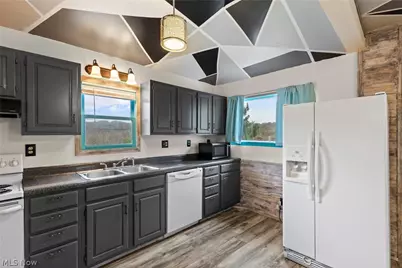 55249 Locust Drive, Bridgeport, OH 43912 - Photo 12