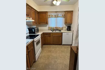 200 Granger Road #11, Medina, OH 44256 - Photo 4