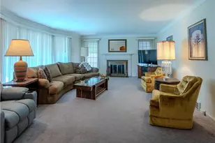 13699 Cedar Rd, University Heights, OH 44118 - Photo 6