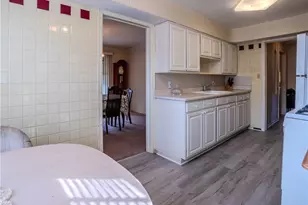 13699 Cedar Rd, University Heights, OH 44118 - Photo 10