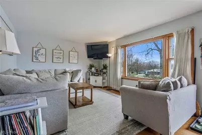 6775 Grove Road, New Franklin, OH 44216 - Photo 8