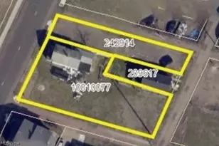 1002 Cleveland Ave SW, Canton, OH 44707 - Photo 2