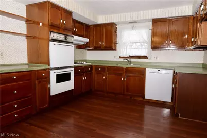 693 Idlewood Avenue, Sheffield Lake, OH 44054 - Photo 2