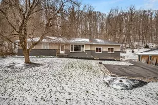 10905 Greenhaven Pkwy, Brecksville, OH 44141 - Photo 2