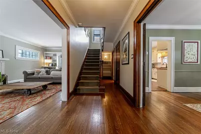 2904 Clarkson Road, Cleveland Heights, OH 44118 - Photo 2