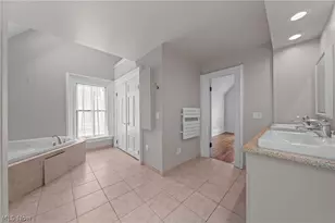 1554 W 29th St, Loveland, OH 44113 - Photo 32