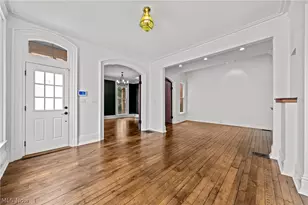 1554 W 29th St, Loveland, OH 44113 - Photo 8