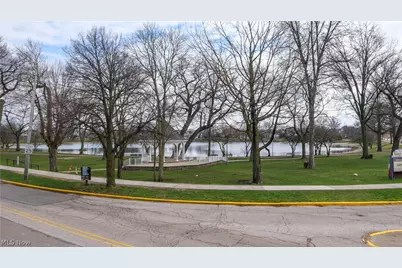 128 6th Street NW, Barberton, OH 44203 - Photo 6