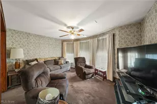 128 6th St NW, Barberton, OH 44203 - Photo 24