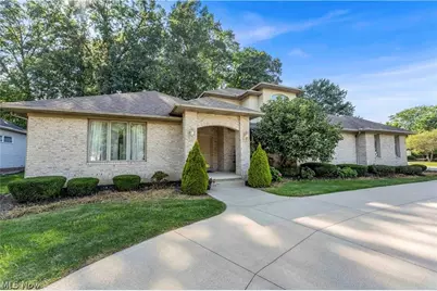 416 Castle Pines Drive, Akron, OH 44333 - Photo 2