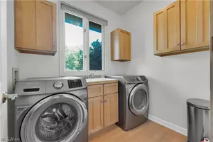 416 Castle Pines Dr, Akron, OH 44333 - Photo 34