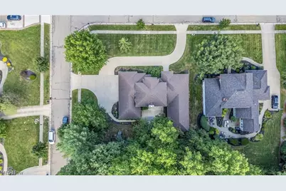 416 Castle Pines Drive, Akron, OH 44333 - Photo 4