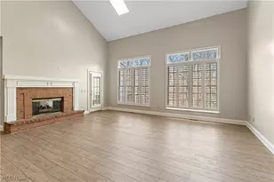 1215 Greenmont Cir, Vienna, WV 26105 - Photo 8