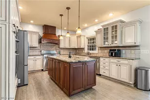 1215 Greenmont Cir, Vienna, WV 26105 - Photo 12