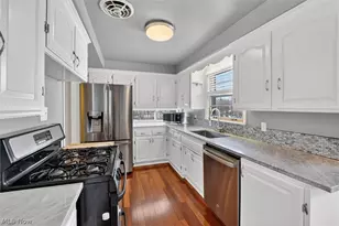 2416 Fenwood Rd, University Heights, OH 44118 - Photo 8