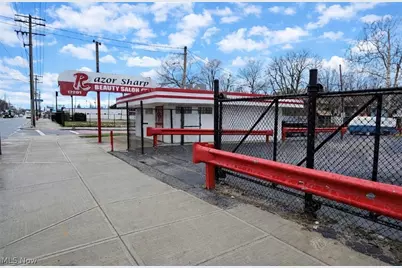 17201 Euclid Avenue, Loveland, OH 44112 - Photo 1