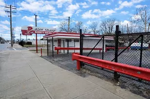 17201 Euclid Ave, Loveland, OH 44112 - Photo 1