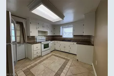 404 3rd Street NW, New Philadelphia, OH 44663 - Photo 8