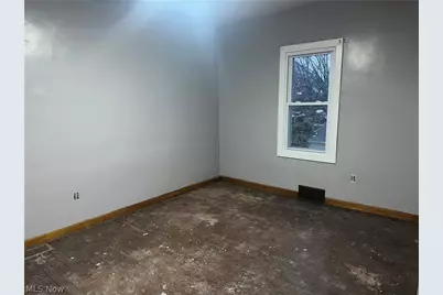 330 Sanderson Avenue, Campbell, OH 44405 - Photo 4