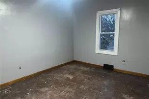 330 Sanderson Ave, Campbell, OH 44405 - Photo 4