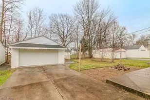 1203 Mayfield Ridge Rd, Mayfield Heights, OH 44124 - Photo 28