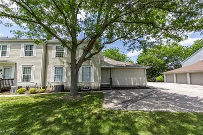 2796 Mull Avenue #E, Copley, OH 44321 - Photo 2