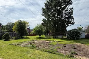 218 S Lawn Dr, Newcomerstown, OH 43832 - Photo 16