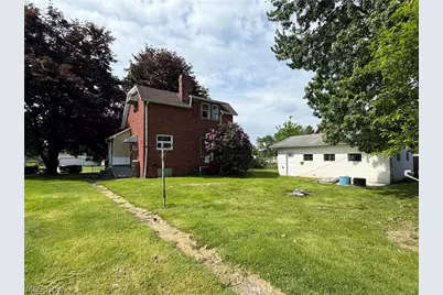 218 S Lawn Drive, Newcomerstown, OH 43832 - Photo 4