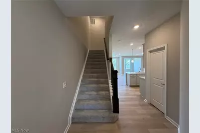 32740 Sandridge Run, Avon Lake, OH 44012 - Photo 4