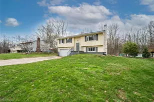 692 Zeletta Dr, Akron, OH 44319 - Photo 4