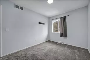 692 Zeletta Dr, Akron, OH 44319 - Photo 24