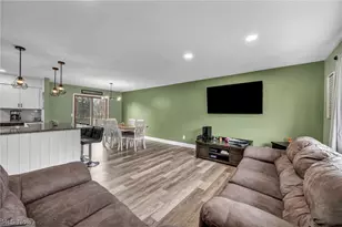 692 Zeletta Dr, Akron, OH 44319 - Photo 8