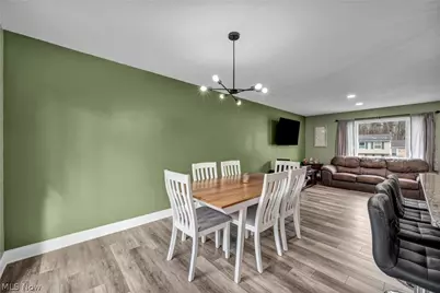 692 Zeletta Drive, Akron, OH 44319 - Photo 12