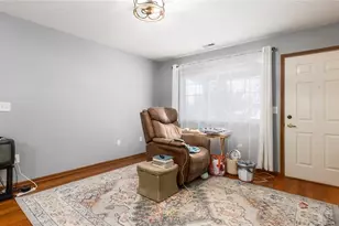 3712 Colony Hill Dr, Zanesville, OH 43701 - Photo 6